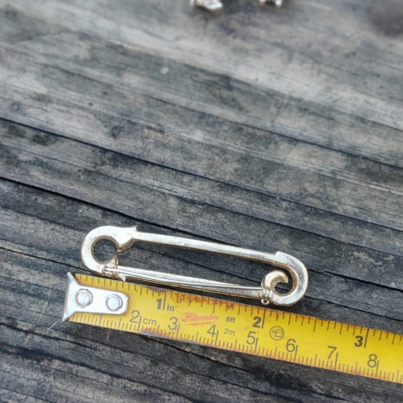Vintage baguette safety pin brooch - Picture 11 of 11